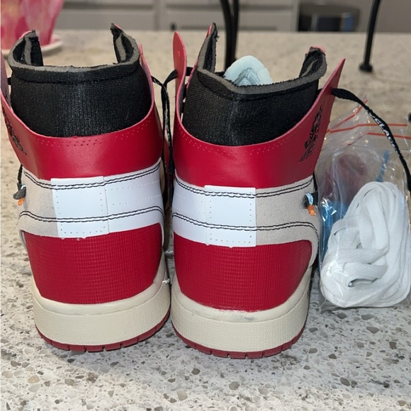 Jordan 1 Retro High Off-White Chicago - Picture 4 of 6